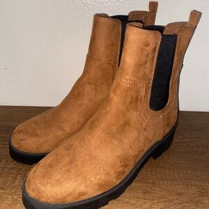 Old Navy Tan Suede Chelsea Boots